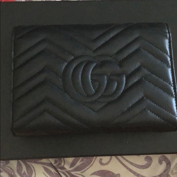 Black Gucci Mormont gold chain wallet bag - Picture 4 of 10